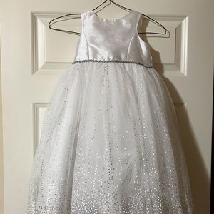 Size 3 David’s Bridal flower girl dress. White and silver with sash.